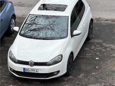 Gebraucht VW Golf VI 80 PS (58 kW) 2011 Weiß Kleinwagen