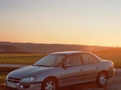 Second-hand Opel Omega 170 CP (125 kW) 1995 Gri Berlinǎ
