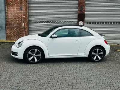 Gebraucht VW Beetle Cup 105 PS (77 kW) 2014 Weiß Kleinwagen