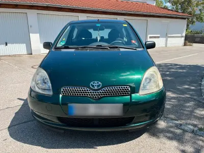 Gebraucht Toyota Yaris 68 PS (50 kW) 2003 Grün Kleinwagen