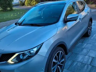 Gebraucht Nissan Qashqai Tekna 131 PS (96 kW) 2016 Silber SUV