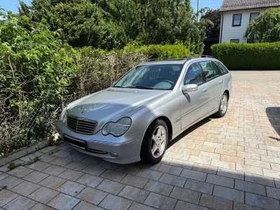 Gebraucht Mercedes C220 150 PS (110 kW) 2003 Silber Limousine