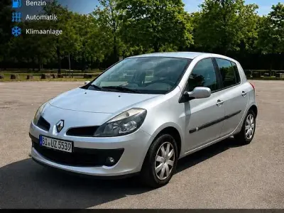 Używany Renault Clio II Dynamique 111 KM (81 kW) 2007 Srebrny Sedan/Limuzyna