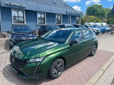 Gebraucht Peugeot 308 Active 131 PS (96 kW) 2024 Olivine grün Limousine
