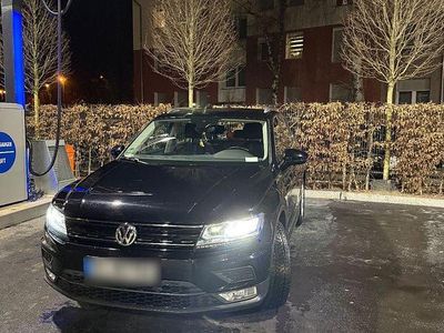 Schwarz Gebraucht 2016 VW Tiguan Comfortline SUV | 21.000 € (Teuer)