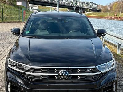 Second-hand VW T-Roc Style 300 CP (220 kW) 2025 Negru SUV