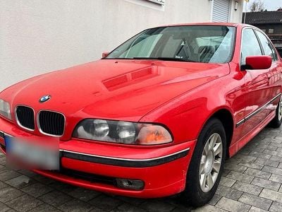 Gebraucht BMW 520 150 PS (110 kW) 1999 Rot Limousine