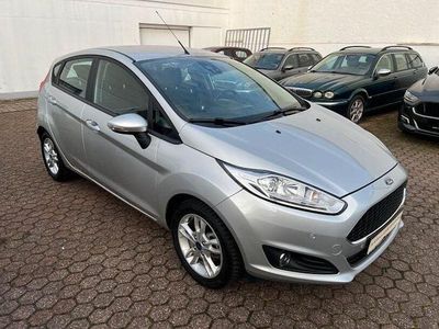 Second-hand Ford Fiesta Celebration 101 CP (74 kW) 2017 Argintiu Berlinǎ
