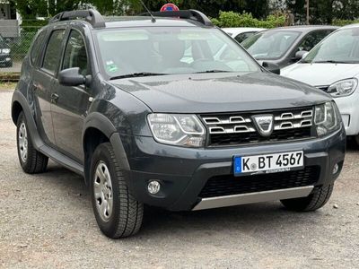 gebraucht Dacia Duster I Laureate 4x2 Facelift AHK 8fach bereift