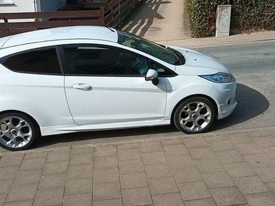 Gebraucht Ford Fiesta Sport 120 PS (88 kW) 2010 Weiß Kleinwagen