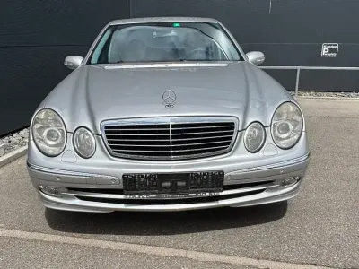 Gebraucht Mercedes E270 Avantgarde 177 PS (130 kW) 2004 Silber Limousine