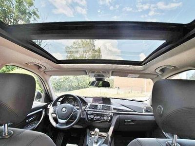 Grau Gebraucht 2017 BMW 320 Luxury Line Kombi | 17.300 € (Guter Preis)