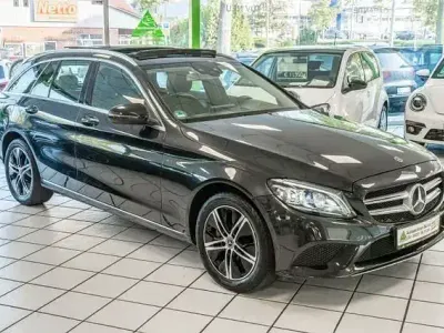 Gebraucht Mercedes C220 Avantgarde 194 PS (142 kW) 2020 Grün Kombi