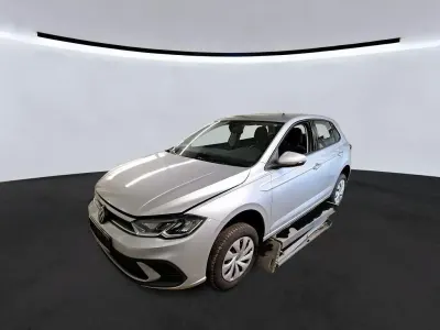 Używany VW Polo Life 95 KM (69 kW) 2023 Srebrny Hatchback