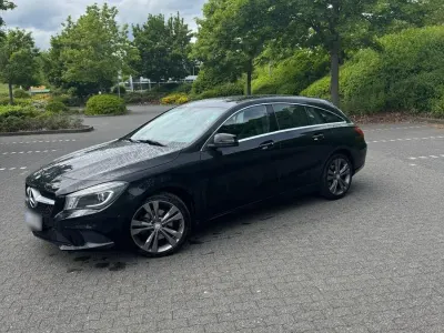 Gebraucht Mercedes CLA180 Shooting Brake Urban 122 PS (89 kW) 2015 Schwarz Kombi