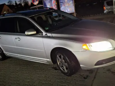 Używany Volvo V70 205 KM (150 kW) 2010 Srebrny Kombi