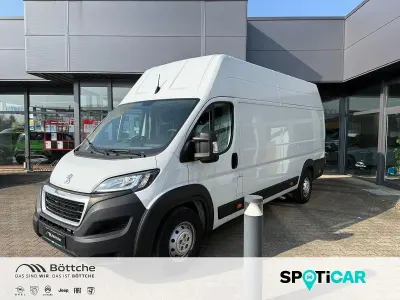 Gebraucht Peugeot Boxer 140 PS (102 kW) 2024 Lackierung weiss icy/deckende lackierung Van