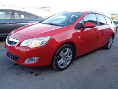 Gebraucht Opel Astra Design Edition 160 PS (117 kW) 2011 Rot Kombi
