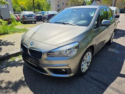 Gebraucht BMW 225 Active Tourer Performance 136 PS (100 kW) 2018 Gold Van / Kleinbus