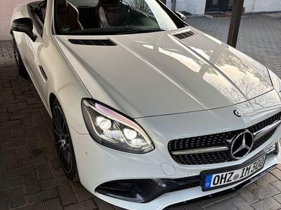 Usata Mercedes SLC300 245 CV (180 kW) 2016 Bianco Cabrio