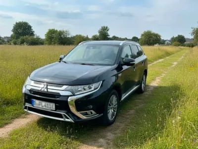 Gebraucht Mitsubishi Outlander P-HEV Top 224 PS (164 kW) 2019 Schwarz SUV