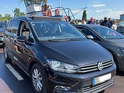 Schwarz Gebraucht 2017 VW Touran Highline Van / Kleinbus | 13.900 € (Superpreis)