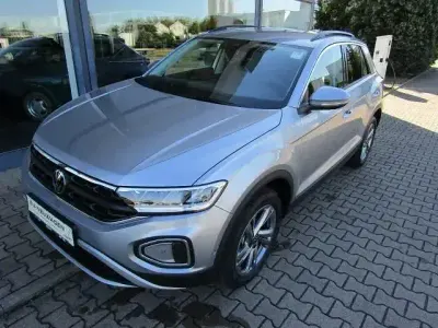 Nouă VW T-Roc Life 150 CP (110 kW) 2025 Argintiu SUV