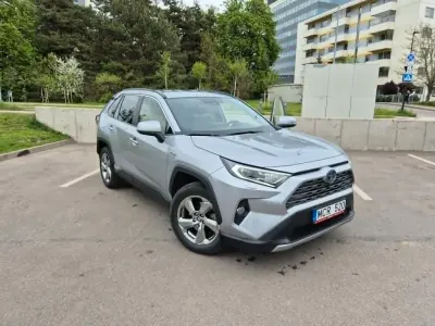 Gebraucht Toyota RAV4 Premium 218 PS (160 kW) 2021 Silber SUV