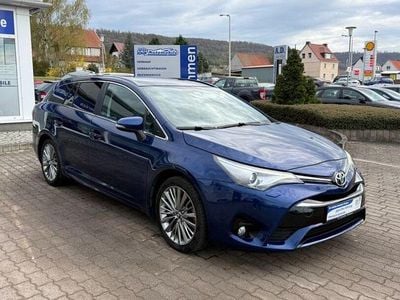 Begagnad Toyota Avensis Comfort 143 HK (105 kW) 2017 Blå Kombi