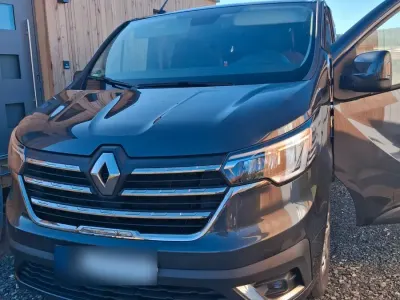 Gebraucht Renault Trafic Life 110 PS (80 kW) 2021 Grau Van / Kleinbus