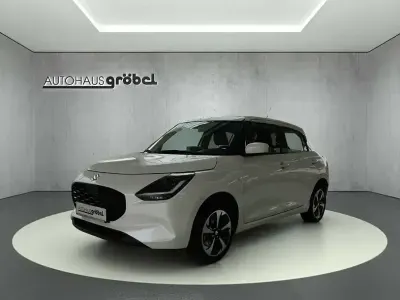 Gebraucht Suzuki Swift Club 83 PS (61 kW) 2025 Pure white pearl met. Kleinwagen