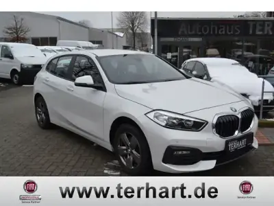 Usata BMW 118 Advantage 150 CV (110 kW) 2021 Bianco Utilitaria