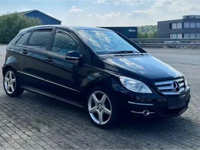 Gebraucht Mercedes B200 193 PS (141 kW) 2010 Schwarz Van / Kleinbus