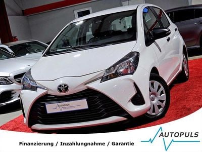 Gebraucht Toyota Yaris Basis 111 PS (81 kW) 2017 Super white 2 Limousine
