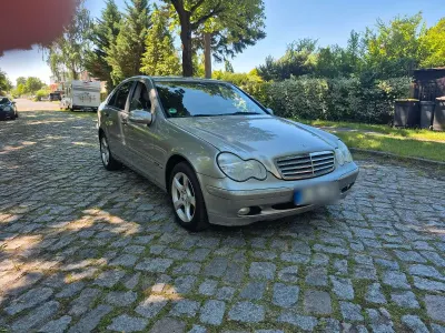 Gebraucht Mercedes C180 143 PS (105 kW) 2004 Grau Limousine