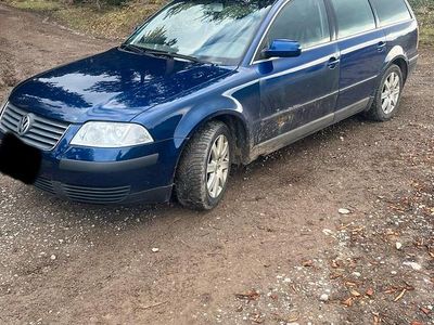Gebraucht VW Passat 140 PS (102 kW) 2003 Blau Kombi