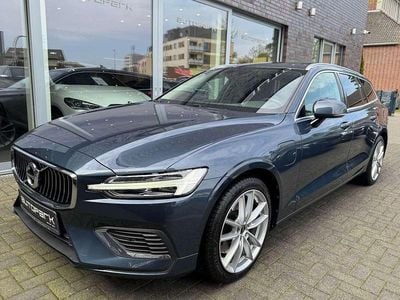 Gebraucht Volvo V60 Inscription 341 PS (250 kW) 2021 Denim blue Kombi