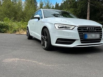 Gebraucht Audi A3 Design 150 PS (110 kW) 2014 Weiß Kleinwagen