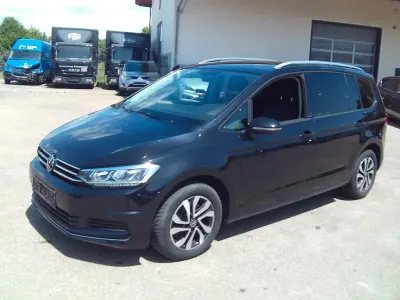 Gebraucht VW Touran Active 150 PS (110 kW) 2021 Schwarz Van / Kleinbus