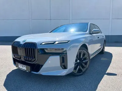 Gebraucht BMW 740 Executive 299 PS (219 kW) 2026 Grau Limousine