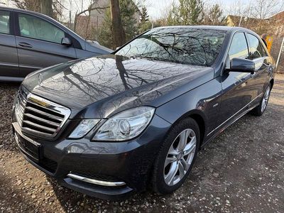 Gebraucht Mercedes E250 Avantgarde 204 PS (150 kW) 2010 Grau Limousine