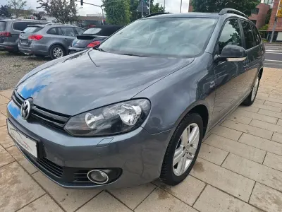 Gebraucht VW Golf VI Match 105 PS (77 kW) 2012 Grau Kleinwagen