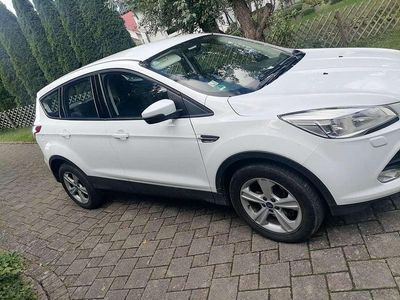 Gebraucht Ford Kuga Trend 120 PS (88 kW) 2015 Weiß SUV
