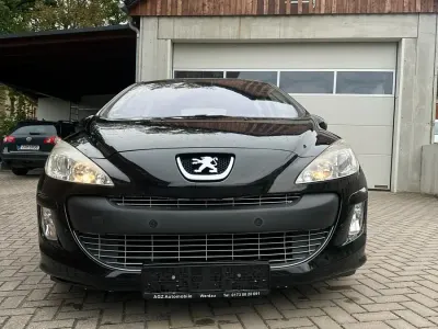 Gebraucht Peugeot 308 Platinum 120 PS (88 kW) 2010 Schwarz Limousine