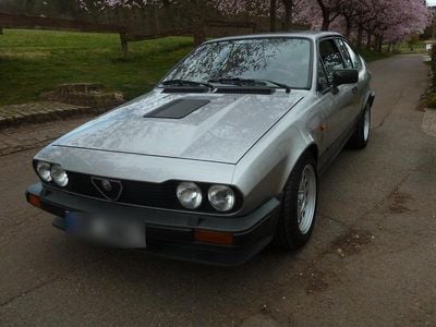 Usata Alfa Romeo GTV 158 CV (116 kW) 1983 Argento Coupé