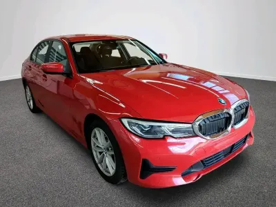 Gebraucht BMW 330 Advantage 286 PS (210 kW) 2021 Rot Limousine