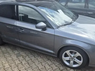 Gebraucht Audi A3 Sport 184 PS (135 kW) 2017 Grau Limousine