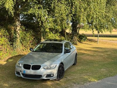 Gebraucht BMW 330 245 PS (180 kW) 2011 Silber Coupé