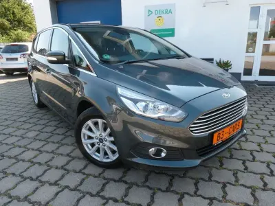 Gebraucht Ford S-MAX Titanium 179 PS (131 kW) 2017 Grün Van / Kleinbus