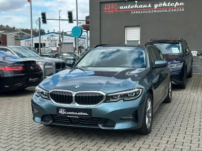 Gebraucht BMW 330 Sport Line 265 PS (194 kW) 2019 Blau Kombi